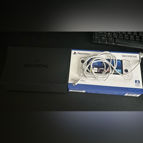 Backbone portable PS5 phone controller